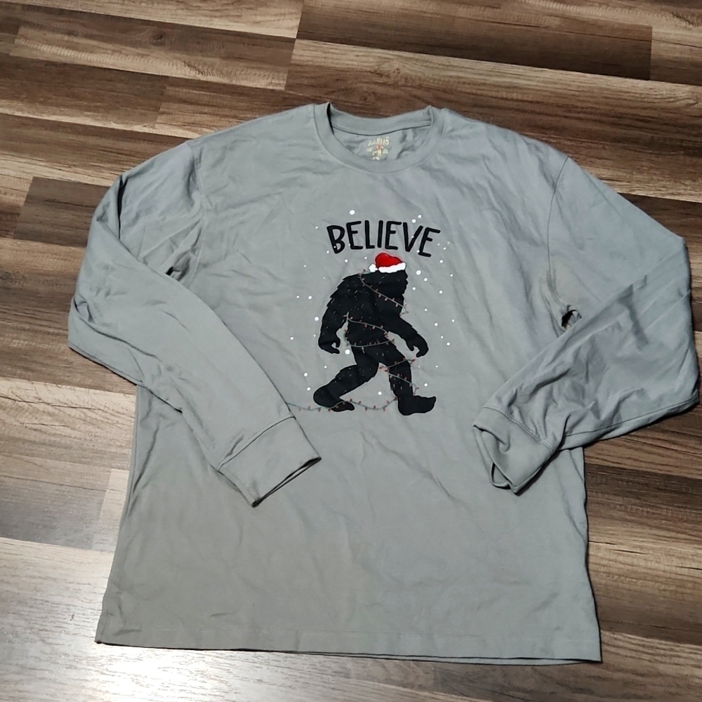 Christmas Sasquatch Big Foot Long Sleeve T-shir Large Ugly Christmas Sweater Alt